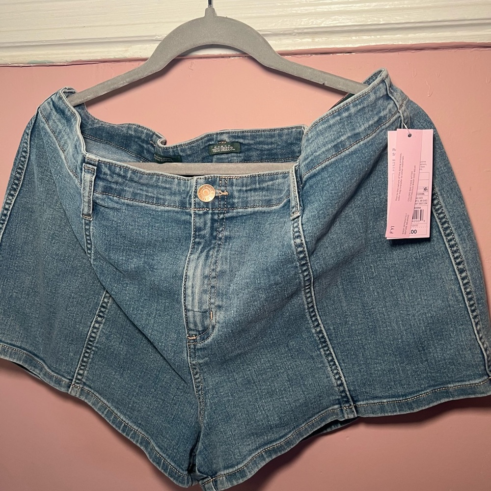 Medium wash shorts